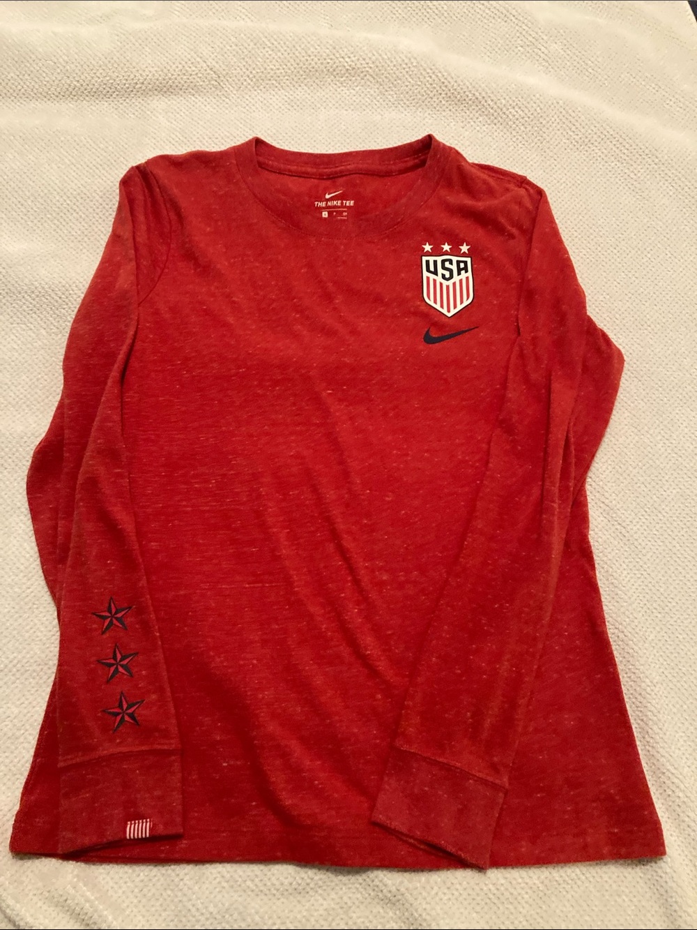 Nike Kids/womens  Long-Sleeve USA Soccer Athletic Tee - Red